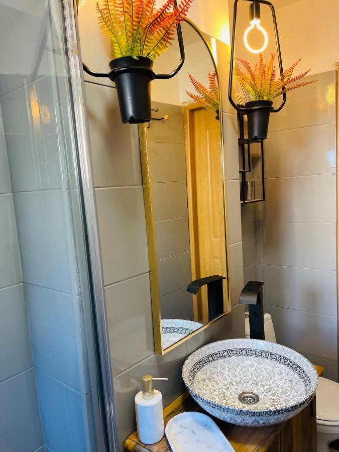 Hygge Place To Stay - Self Check In Nonstop 24H-Wifi Resita Exterior photo